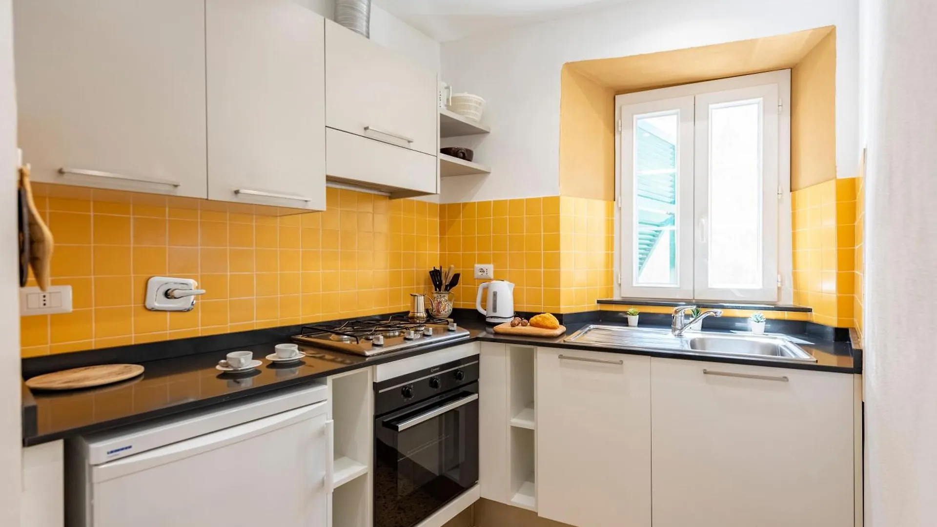 Charming Flat In Vernazza - Happy Rentals
