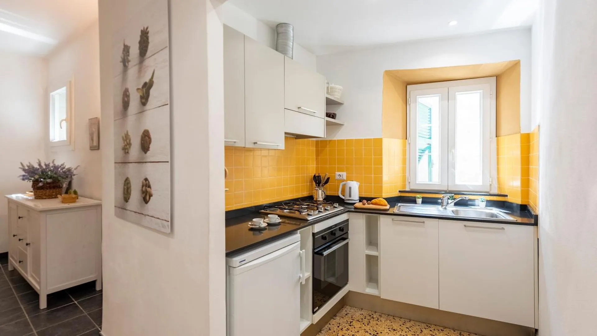 Апартаменты Charming Flat In Vernazza - Happy Rentals