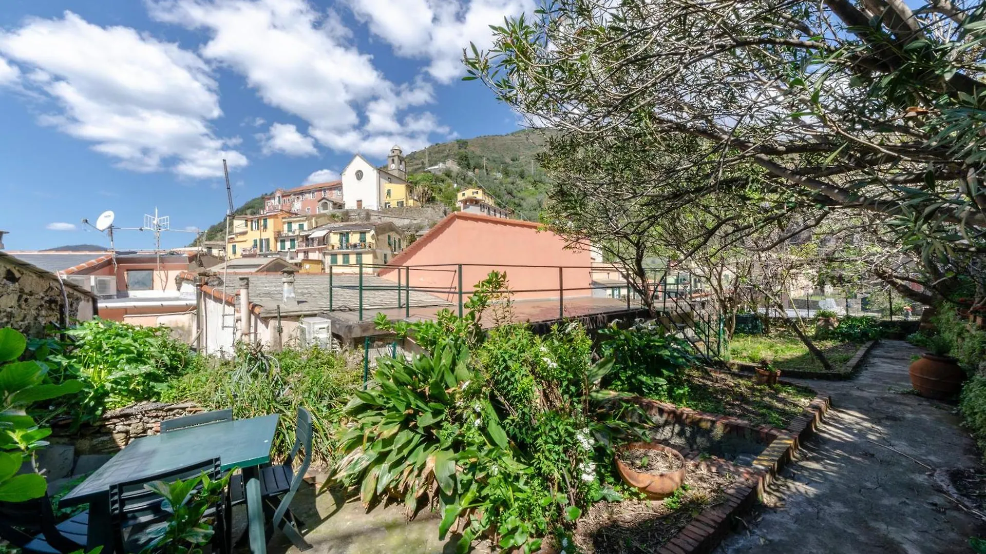 Апартаменты Charming Flat In Vernazza - Happy Rentals